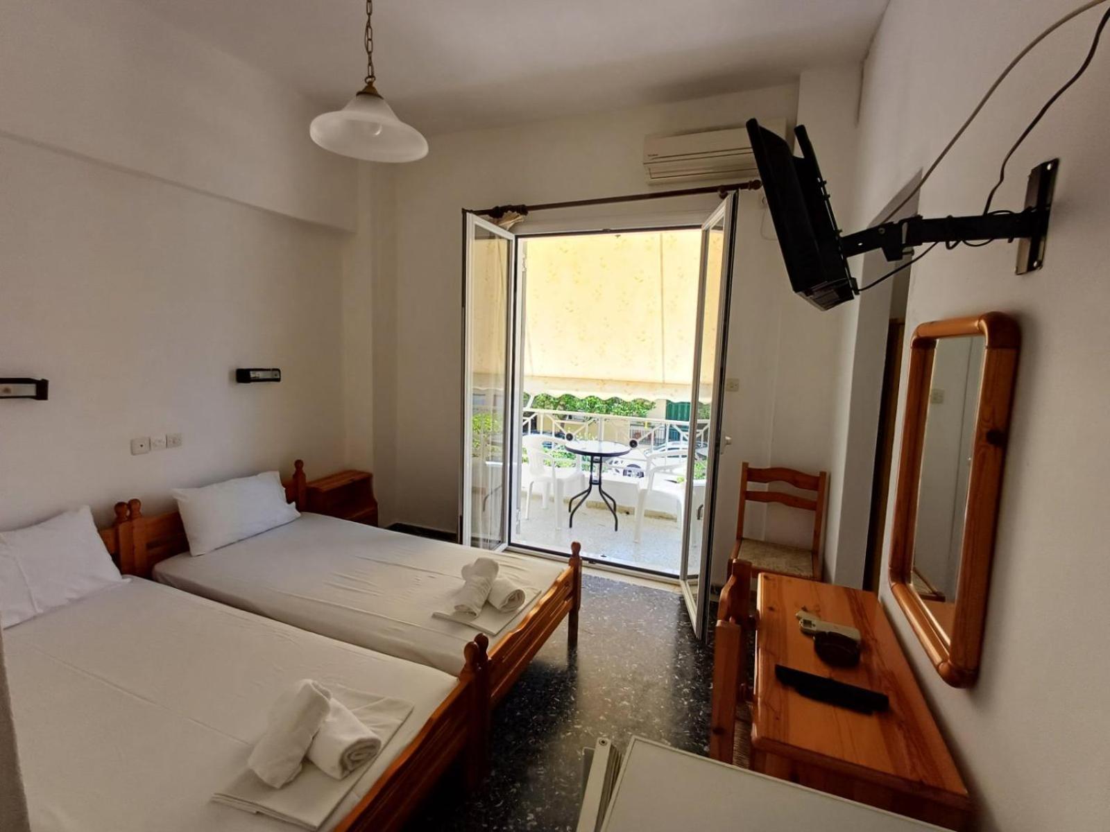Araliki Apartments & Studios Loutra Edipsou  Extérieur photo